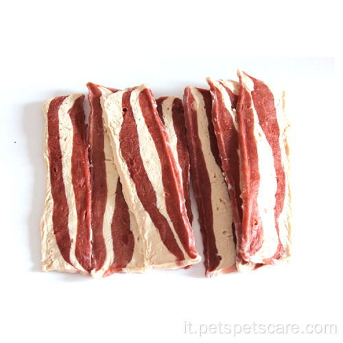 Il cane sano tratta deliziosi cani trattano la carne di manzo alimentare